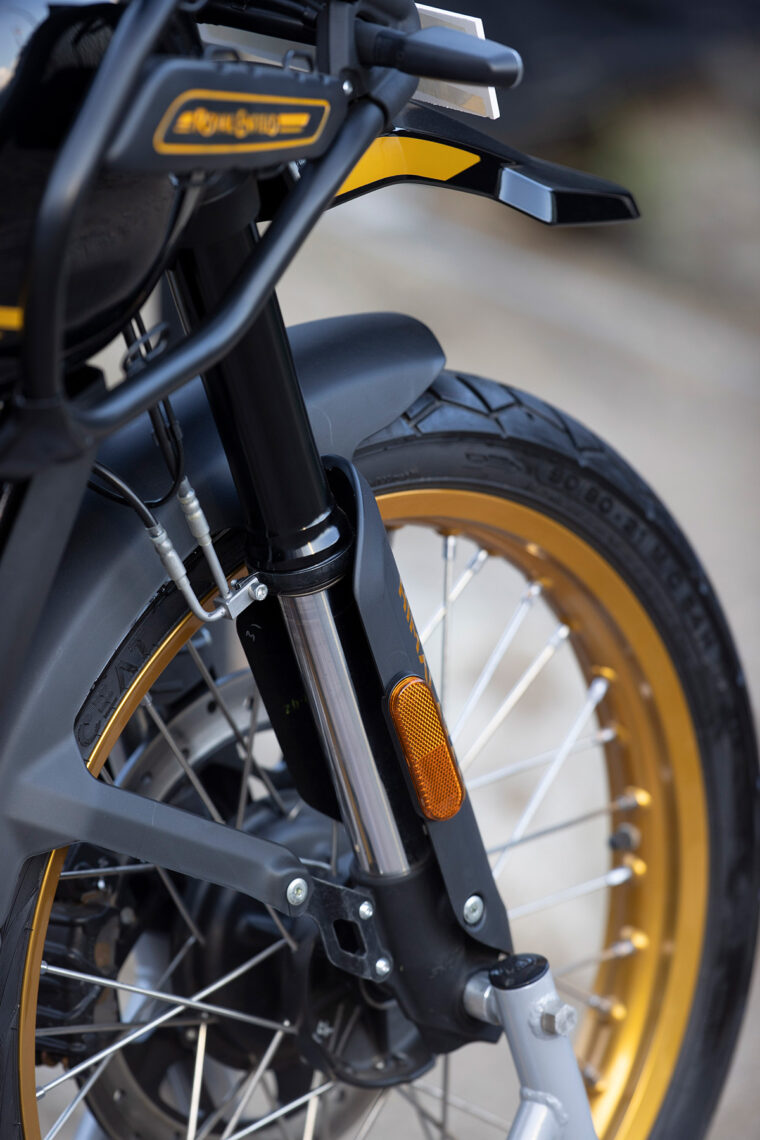 Royal-Enfield-Himalayan-2024-detalles-24