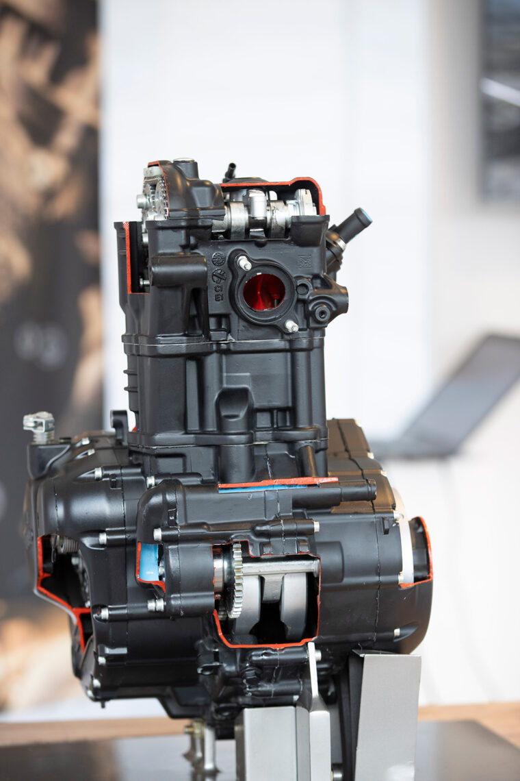 Royal-Enfield-Himalayan-2024-detalles-35