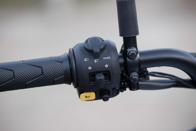 Royal-Enfield-Himalayan-2024-detalles-36