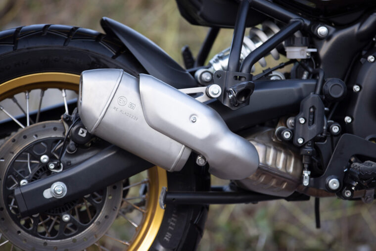 Royal-Enfield-Himalayan-2024-detalles-7