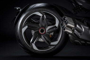 Ducati Diavel Bentley 8