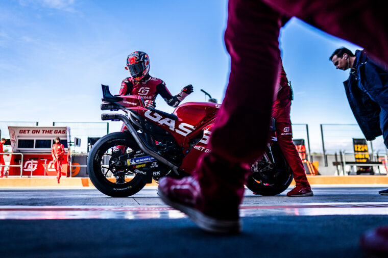 _MBK - MT-Helmets_KRE+_Acosta_MotoGP_37