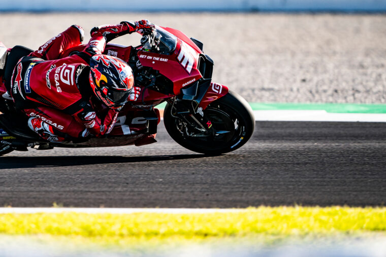MT-Helmets-Pedro-Acosta-MotoGP-Test-Valencia (11)