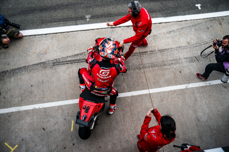 MT-Helmets-Pedro-Acosta-MotoGP-Test-Valencia (12)