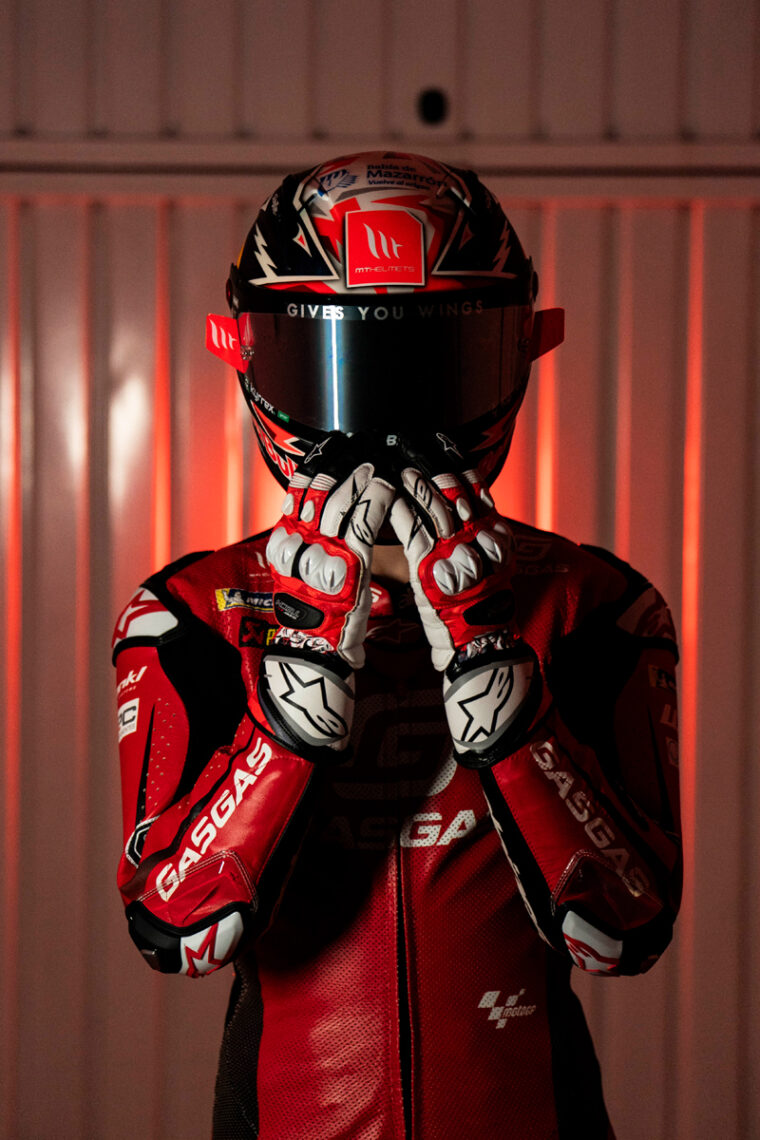 MT-Helmets-Pedro-Acosta-MotoGP-Test-Valencia (16)