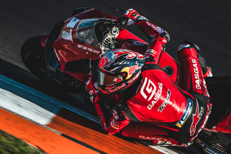 MT-Helmets-Pedro-Acosta-MotoGP-Test-Valencia (3)