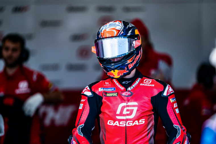 MT-Helmets-Pedro-Acosta-MotoGP-Test-Valencia (4)