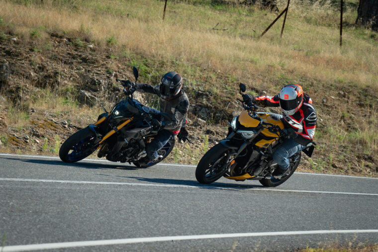 Triumph-Street-Triple-765-rs-Yamaha-MT-09-SP-1