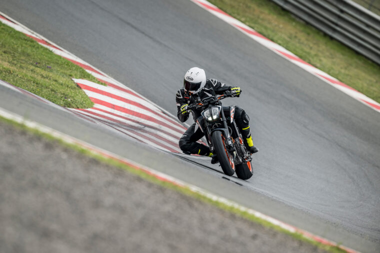 bridgestone-battlax-hypersport-s23-kyalami-2024 - 17