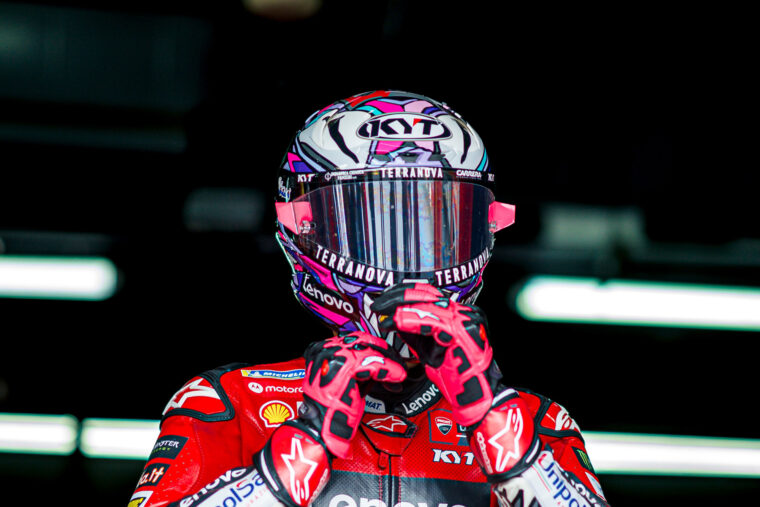 casco-KYT-NZ-Race (35)