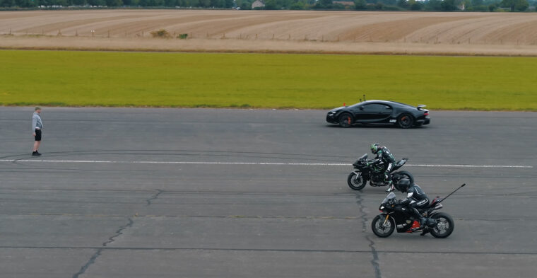 drag-race-bugatti-kawasaki-h2r-ducati-panigale-sp2
