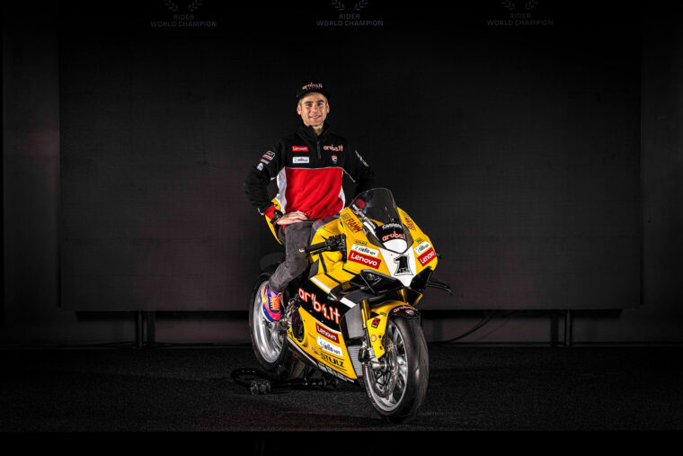 ducati-panigale-replica-2024 (36)