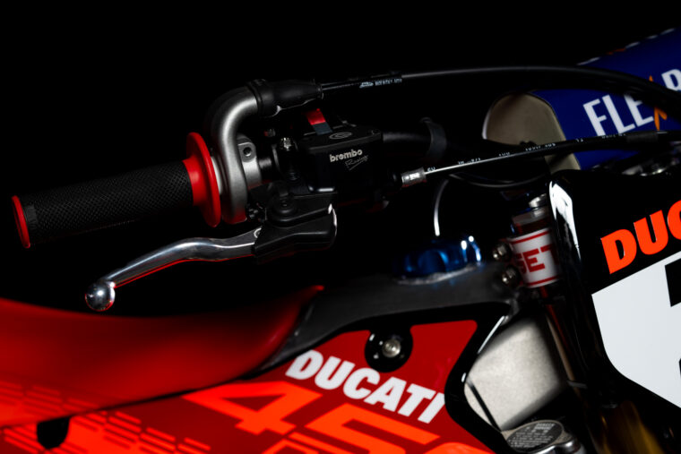 Ducati-Desmo450-MX-2024-Factory-Cairoli-Lupino (14)