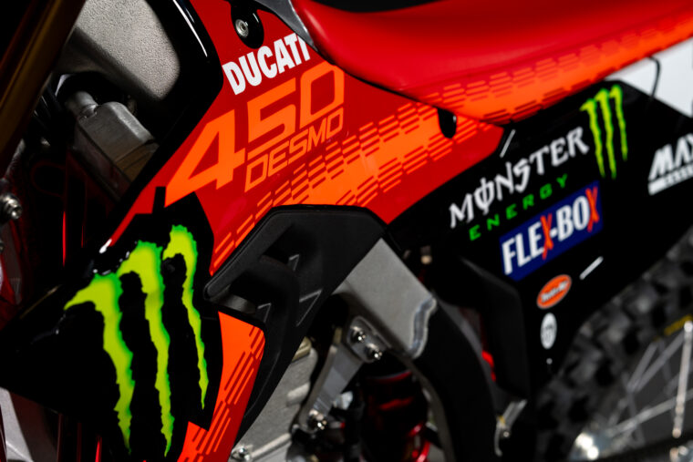Ducati-Desmo450-MX-2024-Factory-Cairoli-Lupino (16)