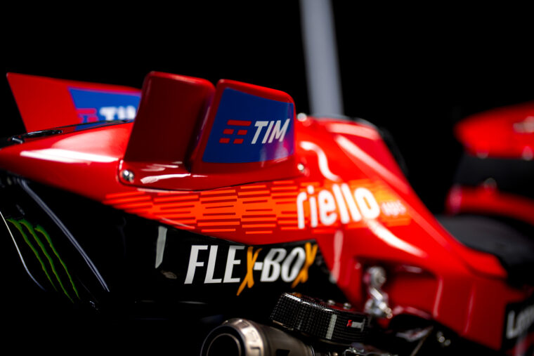 Ducati-Lenovo-Team-MotoGP-2024-Desmosedici-GP24-Bagnaia-Bastianini (25)