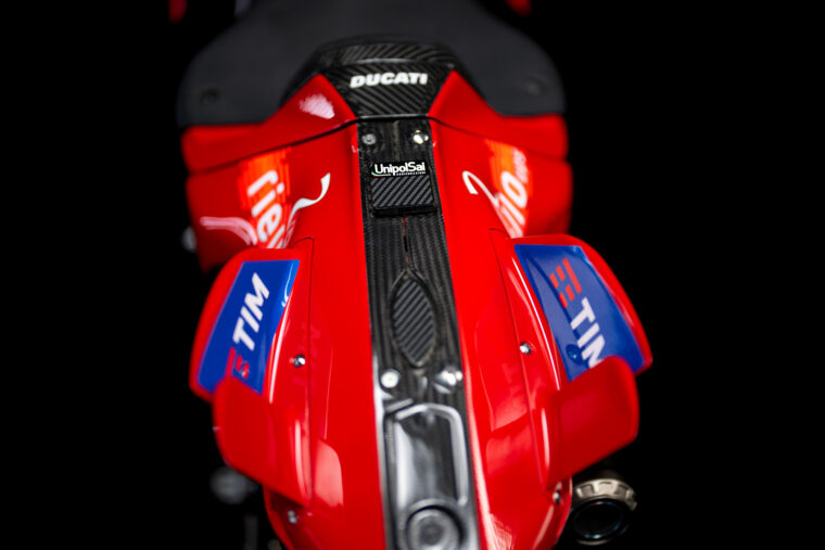 Ducati-Lenovo-Team-MotoGP-2024-Desmosedici-GP24-Bagnaia-Bastianini (6)