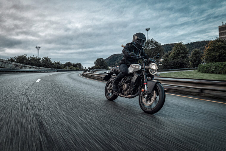 Husqvarna-Vitpilen-401-2024- - 9