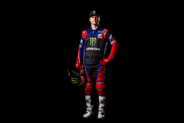 Monster-Energy-Honda-Rally-dakar-2024-pilotos (4)