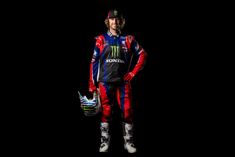 Monster-Energy-Honda-Rally-dakar-2024-pilotos (6)