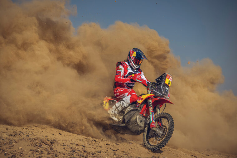Red-Bull-GasGas-Rally-Dakar-2024-Daniel-Sanders (11)