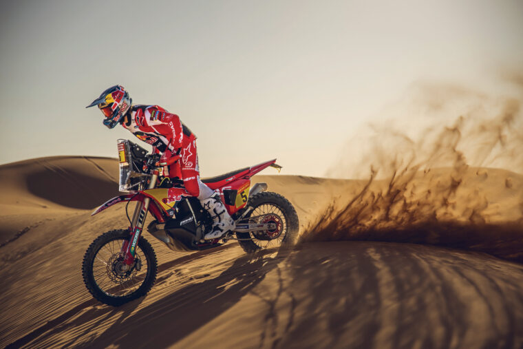 Red-Bull-GasGas-Rally-Dakar-2024-Daniel-Sanders (12)