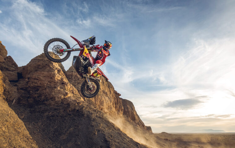 Red-Bull-GasGas-Rally-Dakar-2024-Daniel-Sanders (4)