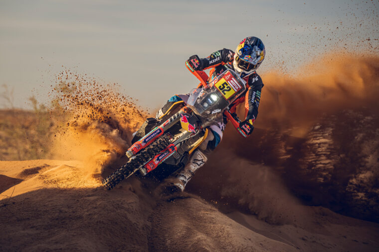 Red-Bull-KTM-Rally-Dakar-2024-Matthias-Walkner (1)