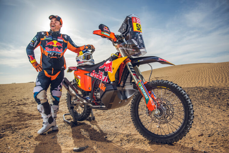 Red-Bull-KTM-Rally-Dakar-2024-Matthias-Walkner (10)
