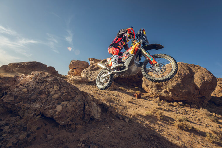Red-Bull-KTM-Rally-Dakar-2024-Toby-Price (3)