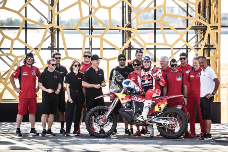 fotos-rally-dakar-2024-celebracion-podio (1)