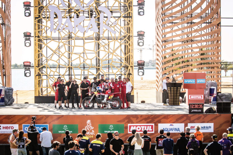 fotos-rally-dakar-2024-celebracion-podio (2)