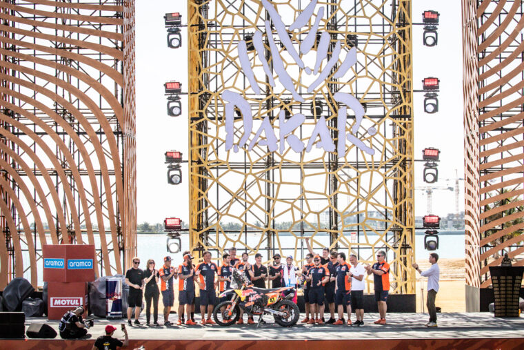 fotos-rally-dakar-2024-celebracion-podio (34)