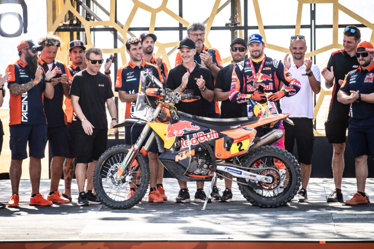 fotos-rally-dakar-2024-celebracion-podio (37)