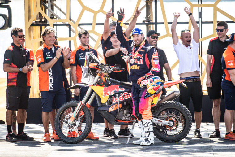 fotos-rally-dakar-2024-celebracion-podio (38)