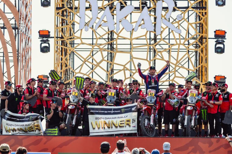 fotos-rally-dakar-2024-celebracion-podio (41)