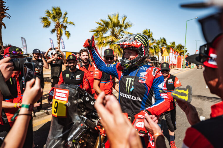 fotos-rally-dakar-2024-celebracion-podio (48)