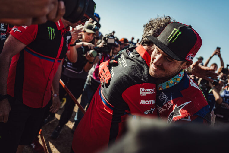 fotos-rally-dakar-2024-celebracion-podio (49)