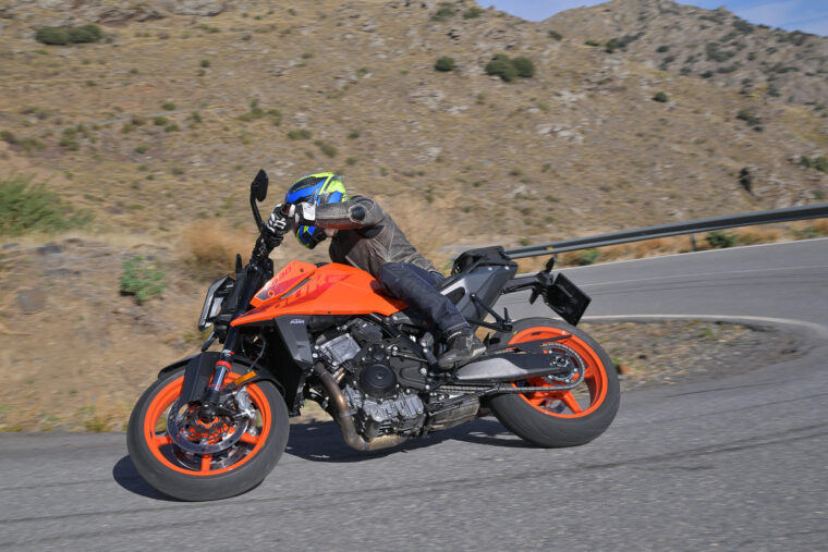 KTM-990-Duke-2024-prueba-opinion-13