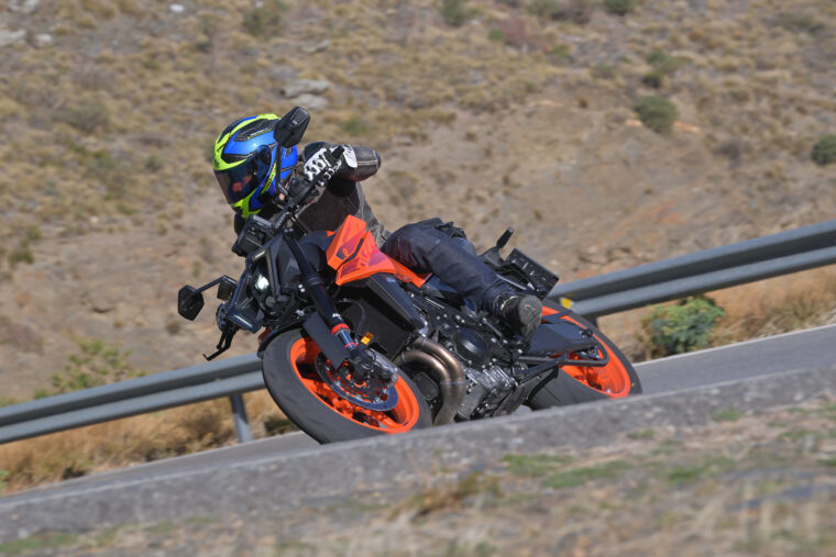 KTM-990-Duke-2024-prueba-opinion-20