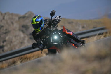 KTM 990 Duke 2024 prueba opinion 30