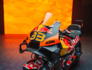 Todas las motos de MotoGP 2024: equipos, decoraciones y pilotos 84 Presentación Red Bull KTM Factory Racing RC16 (16)