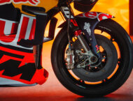 Todas las motos de MotoGP 2024: equipos, decoraciones y pilotos 92 Presentación Red Bull KTM Factory Racing RC16 (31)