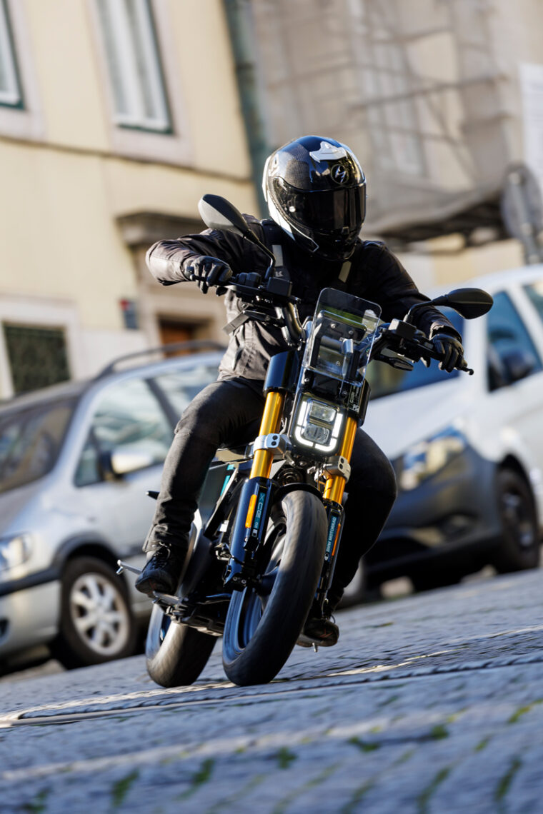 prueba-bmw-ce-02-moto-electrica (15)