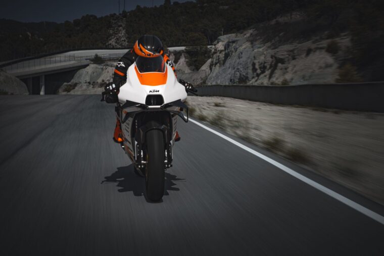 KTM-RC-8C-2024-12