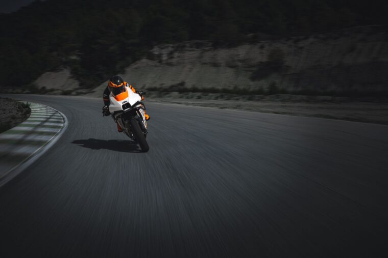 KTM-RC-8C-2024-13