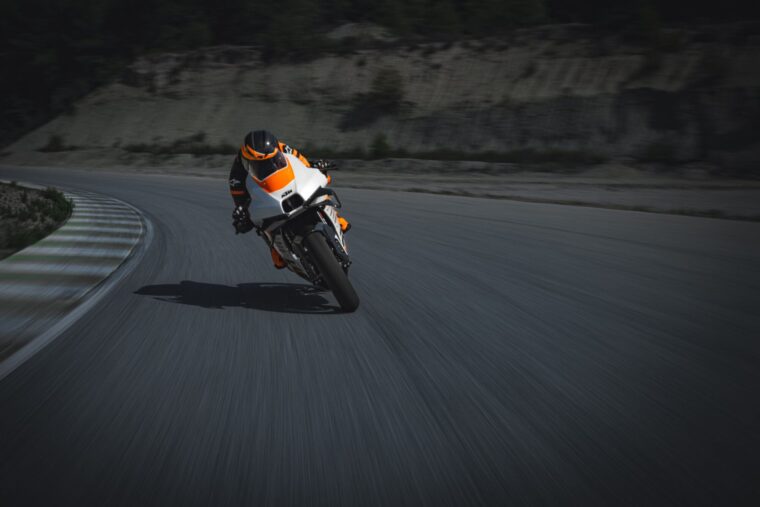 KTM-RC-8C-2024-14
