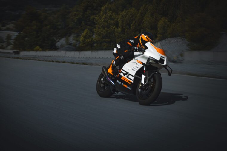 KTM-RC-8C-2024-15