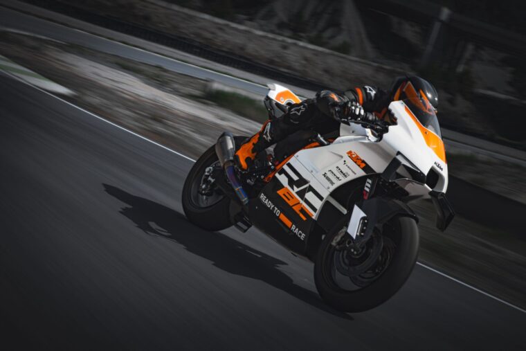 KTM-RC-8C-2024-17