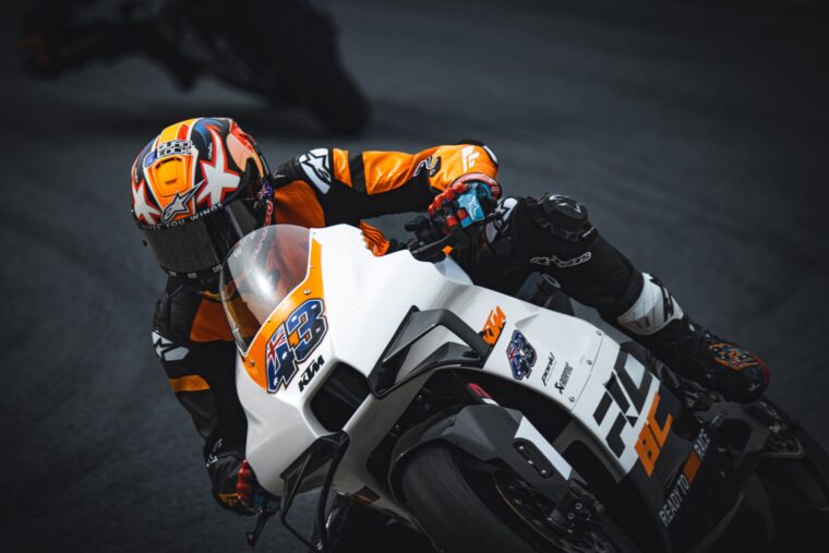 KTM-RC-8C-2024-23