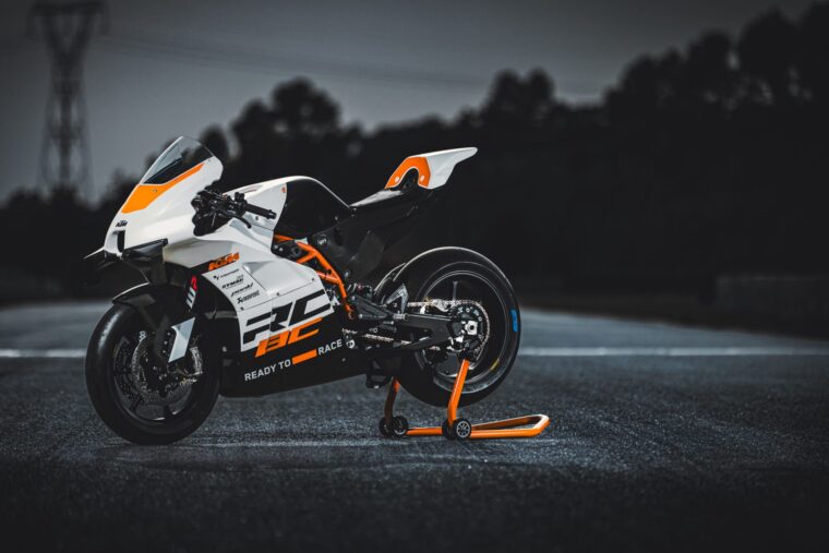 KTM-RC-8C-2024-37
